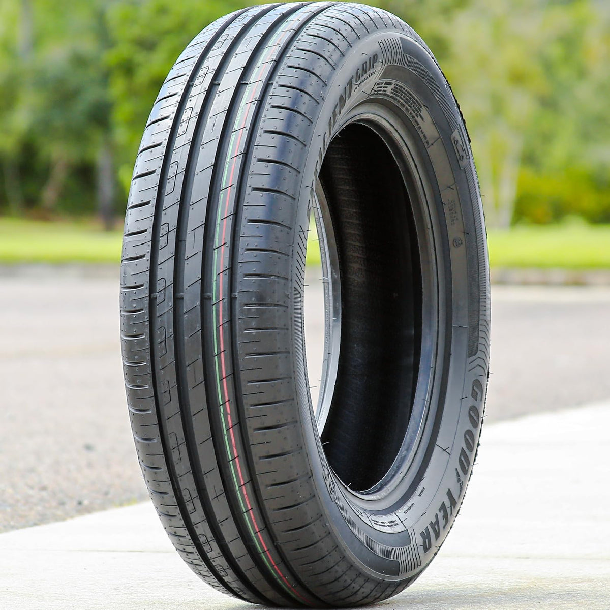 215/60R16 95H Tire I124857