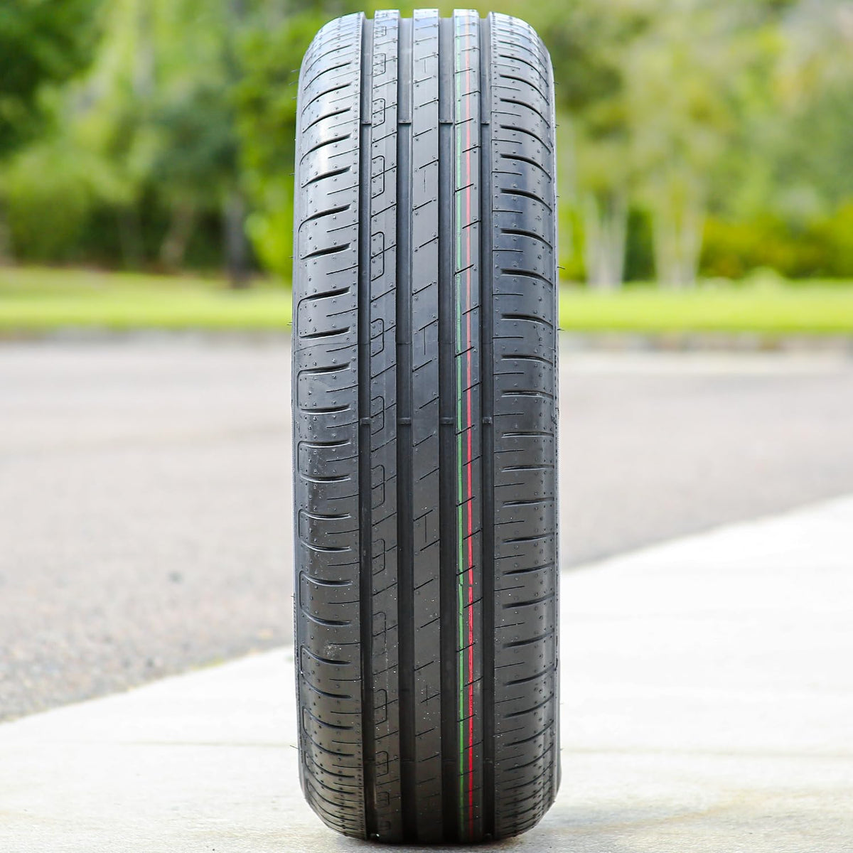 215/60R16 95H Tire I124857
