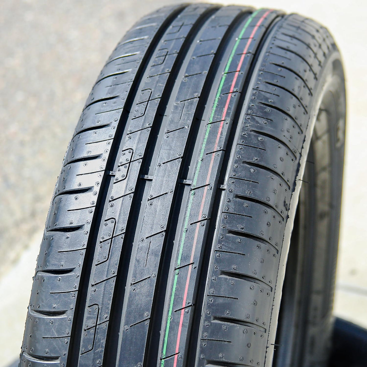 215/60R16 95H Tire I124857