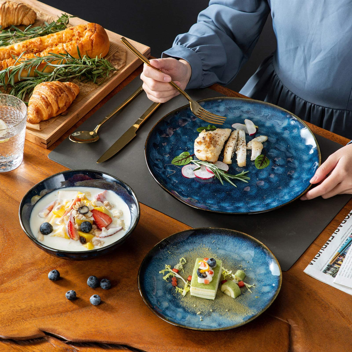 Blue 12-Piece Ceramic Stoneware Dinner Set V726